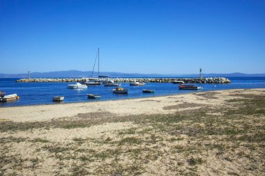 Nea Fokea, Chalkidiki, Orta Makedonya ve Yunanistan yakınlarındaki Kassandra kıyı şeridinin inanılmaz manzarası