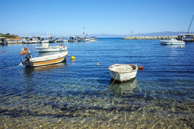 Nea Fokea, Chalkidiki, Orta Makedonya ve Yunanistan yakınlarındaki Kassandra kıyı şeridinin inanılmaz manzarası