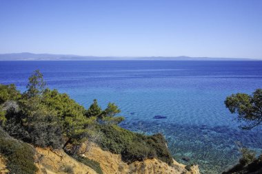 Nea Fokea, Chalkidiki, Orta Makedonya ve Yunanistan yakınlarındaki Kassandra kıyı şeridinin inanılmaz manzarası