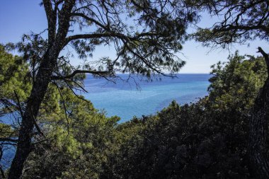 Nea Fokea, Chalkidiki, Orta Makedonya ve Yunanistan yakınlarındaki Kassandra kıyı şeridinin inanılmaz manzarası