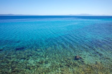 Nea Fokea, Chalkidiki, Orta Makedonya ve Yunanistan yakınlarındaki Kassandra kıyı şeridinin inanılmaz manzarası