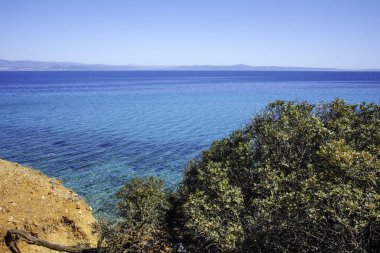 Nea Fokea, Chalkidiki, Orta Makedonya ve Yunanistan yakınlarındaki Kassandra kıyı şeridinin inanılmaz manzarası