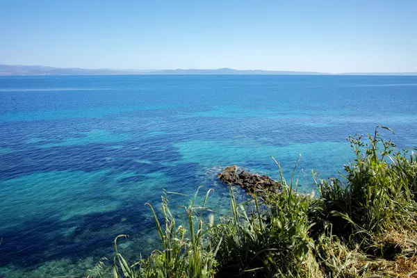 Nea Fokea, Chalkidiki, Orta Makedonya ve Yunanistan yakınlarındaki Kassandra kıyı şeridinin inanılmaz manzarası