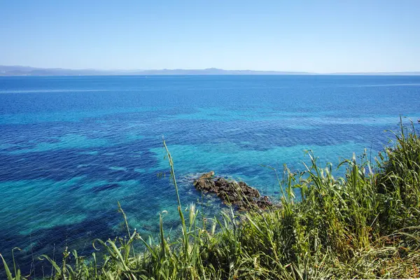 Nea Fokea, Chalkidiki, Orta Makedonya ve Yunanistan yakınlarındaki Kassandra kıyı şeridinin inanılmaz manzarası