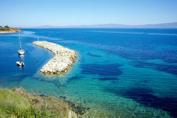 Nea Fokea, Chalkidiki, Orta Makedonya ve Yunanistan yakınlarındaki Kassandra kıyı şeridinin inanılmaz manzarası