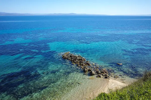 Nea Fokea, Chalkidiki, Orta Makedonya ve Yunanistan yakınlarındaki Kassandra kıyı şeridinin inanılmaz manzarası