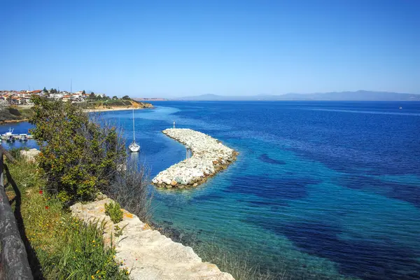 Nea Fokea, Chalkidiki, Orta Makedonya ve Yunanistan yakınlarındaki Kassandra kıyı şeridinin inanılmaz manzarası