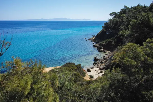Nea Fokea, Chalkidiki, Orta Makedonya ve Yunanistan yakınlarındaki Kassandra kıyı şeridinin inanılmaz manzarası