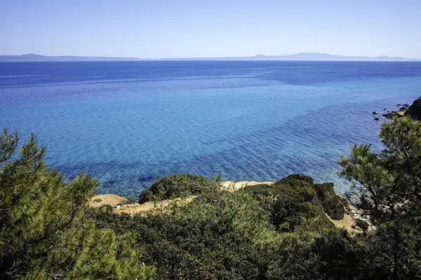 Nea Fokea, Chalkidiki, Orta Makedonya ve Yunanistan yakınlarındaki Kassandra kıyı şeridinin inanılmaz manzarası