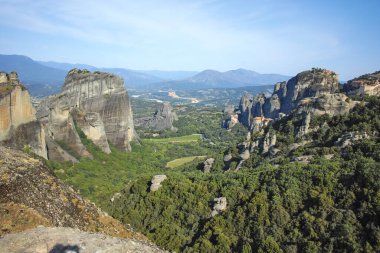 Meteora Manastırları, Teselya, Yunanistan 'ın Bahar Panoramik Manastırı