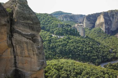 Meteora Manastırları, Teselya, Yunanistan 'ın Bahar Panoramik Manastırı