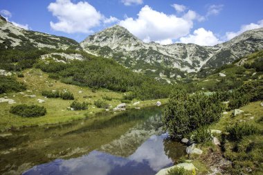 Bulgaristan 'ın Banderitsa Bölgesi yakınlarındaki Pirin Dağı' nın Şaşırtıcı Manzarası