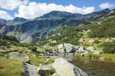 Bulgaristan 'ın Banderitsa Bölgesi yakınlarındaki Pirin Dağı' nın Şaşırtıcı Manzarası