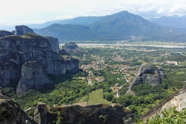 Meteora Manastırları, Teselya, Yunanistan 'ın Bahar Panoramik Manastırı