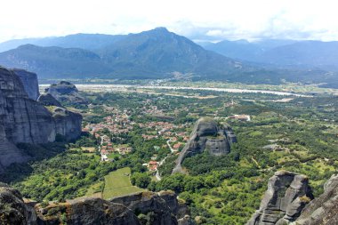 Meteora Manastırları, Teselya, Yunanistan 'ın Bahar Panoramik Manastırı