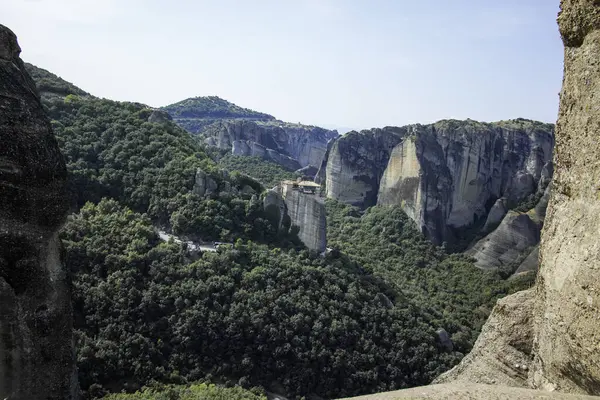 Meteora Manastırları, Teselya, Yunanistan 'ın Bahar Panoramik Manastırı