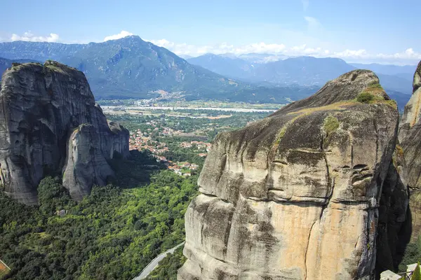 Meteora Manastırları, Teselya, Yunanistan 'ın Bahar Panoramik Manastırı