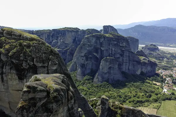 Meteora Manastırları, Teselya, Yunanistan 'ın Bahar Panoramik Manastırı