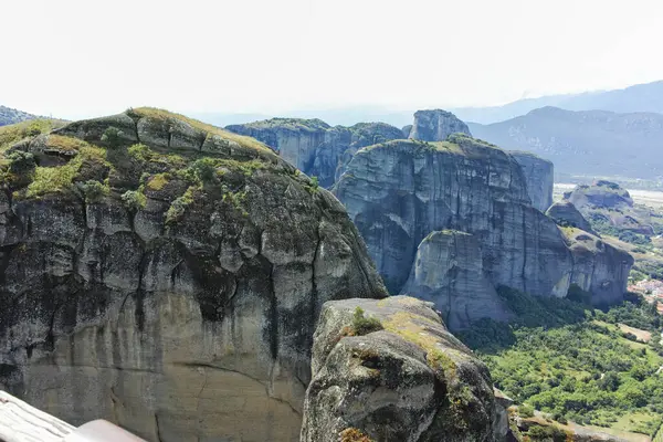 Meteora Manastırları, Teselya, Yunanistan 'ın Bahar Panoramik Manastırı