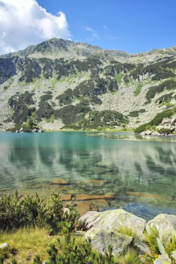 Bulgaristan 'ın Banderitsa Bölgesi yakınlarındaki Pirin Dağı' nın Şaşırtıcı Manzarası