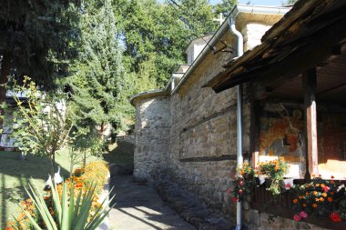 Sırbistan 'ın Ortaçağ Temski manastırının panoramik manzarası Aziz George, Pirot Bölgesi