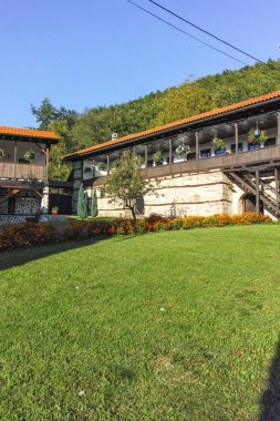 Sırbistan 'ın Ortaçağ Temski manastırının panoramik manzarası Aziz George, Pirot Bölgesi