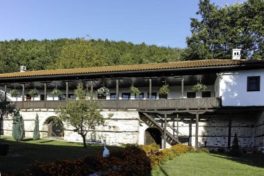 Sırbistan 'ın Ortaçağ Temski manastırının panoramik manzarası Aziz George, Pirot Bölgesi