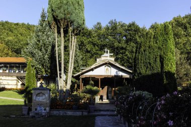 Sırbistan 'ın Ortaçağ Temski manastırının panoramik manzarası Aziz George, Pirot Bölgesi