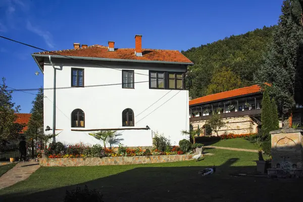 Sırbistan 'ın Ortaçağ Temski manastırının panoramik manzarası Aziz George, Pirot Bölgesi