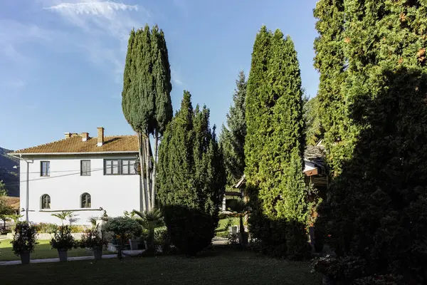 Sırbistan 'ın Ortaçağ Temski manastırının panoramik manzarası Aziz George, Pirot Bölgesi