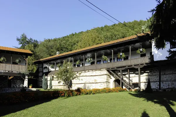 Sırbistan 'ın Ortaçağ Temski manastırının panoramik manzarası Aziz George, Pirot Bölgesi