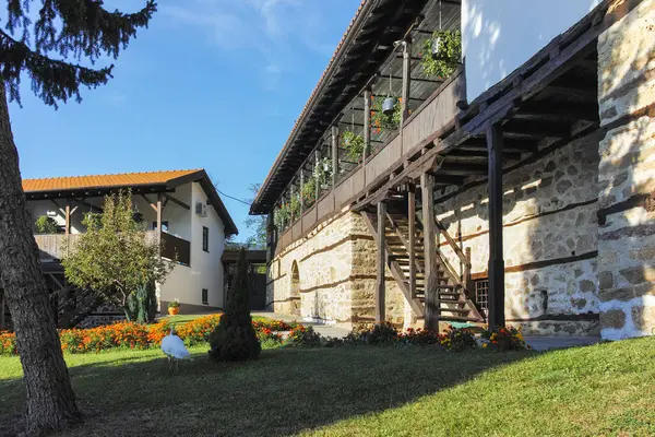 Sırbistan 'ın Ortaçağ Temski manastırının panoramik manzarası Aziz George, Pirot Bölgesi