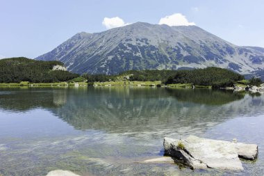 Bulgaristan 'ın Banderitsa Bölgesi yakınlarındaki Pirin Dağı' nın Şaşırtıcı Manzarası