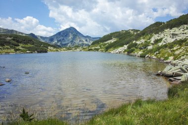 Bulgaristan 'ın Banderitsa Bölgesi yakınlarındaki Pirin Dağı' nın Şaşırtıcı Manzarası