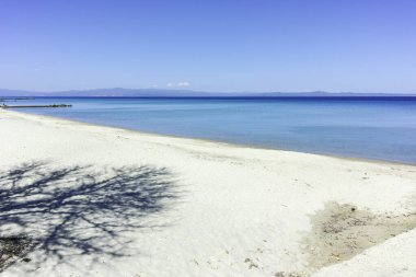Kallithea, Chalkidiki, Orta Makedonya ve Yunanistan yakınlarındaki Kassandra kıyı şeridinin inanılmaz manzarası