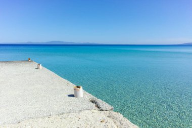 Kallithea, Chalkidiki, Orta Makedonya ve Yunanistan yakınlarındaki Kassandra kıyı şeridinin inanılmaz manzarası