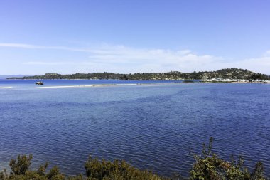 Lagonisi Sahili yakınlarındaki Sithonia kıyı şeridi, Chalkidiki, Orta Makedonya, Yunanistan