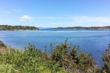 Lagonisi Sahili yakınlarındaki Sithonia kıyı şeridi, Chalkidiki, Orta Makedonya, Yunanistan
