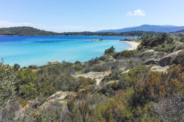 Lagonisi Sahili yakınlarındaki Sithonia kıyı şeridi, Chalkidiki, Orta Makedonya, Yunanistan