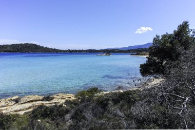 Lagonisi Sahili yakınlarındaki Sithonia kıyı şeridi, Chalkidiki, Orta Makedonya, Yunanistan