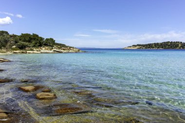 Lagonisi Sahili yakınlarındaki Sithonia kıyı şeridi, Chalkidiki, Orta Makedonya, Yunanistan