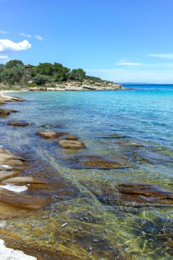 Lagonisi Sahili yakınlarındaki Sithonia kıyı şeridi, Chalkidiki, Orta Makedonya, Yunanistan