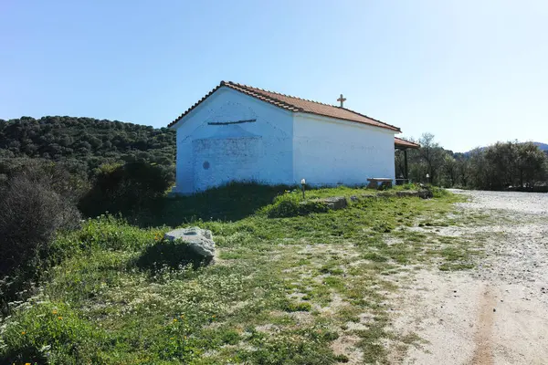 Kassandra 'nın Xina, Chalkidiki, Orta Makedonya ve Yunanistan köyü yakınlarındaki kıyı şeridinin inanılmaz manzarası