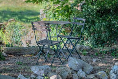 vintage metal table and chairs