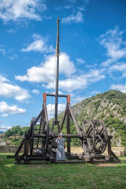 life-size model of a trebuchet