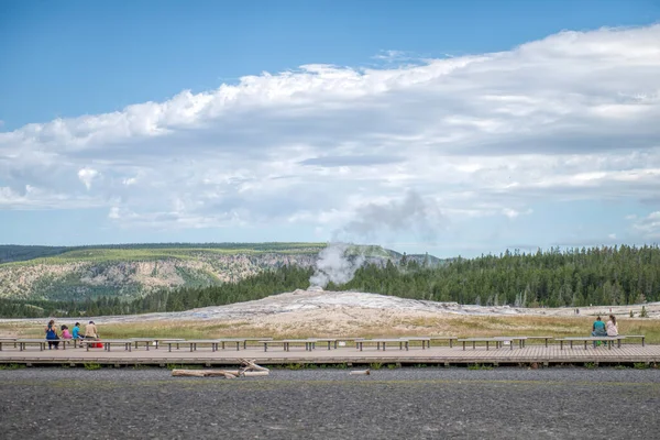 Alter Getreuer Geysir Yellowstone — Stockfoto