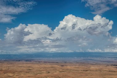 Arizona 'da manzara ve fırtına bulutları