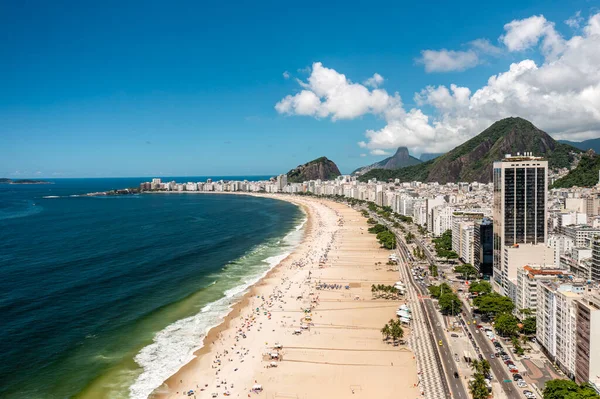 Vista Aérea Praia Copacabana Dia Ensolarado Verão Skyline Cidade Rio — Fotografia de Stock