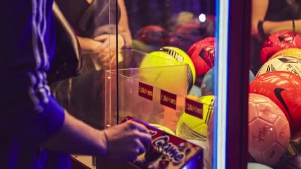 Rovigo Italië Oktober 2022 Funfair Prijzenkranen Arcades Kraan Spel Klauw — Stockvideo