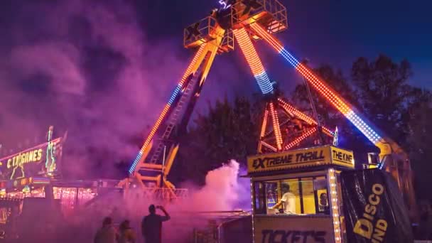 Rovigo Talya Ekim 2022 Gün Batımında Lunaparkta Ekstrem Atlıkarınca — Stok video